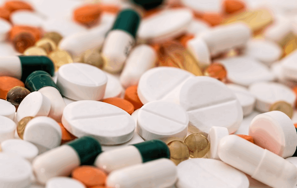 OPREZNO SA ANTIBIOTICIMA: Koliko mogu da pomognu toliko mogu i da NANESU ŠTETU! 